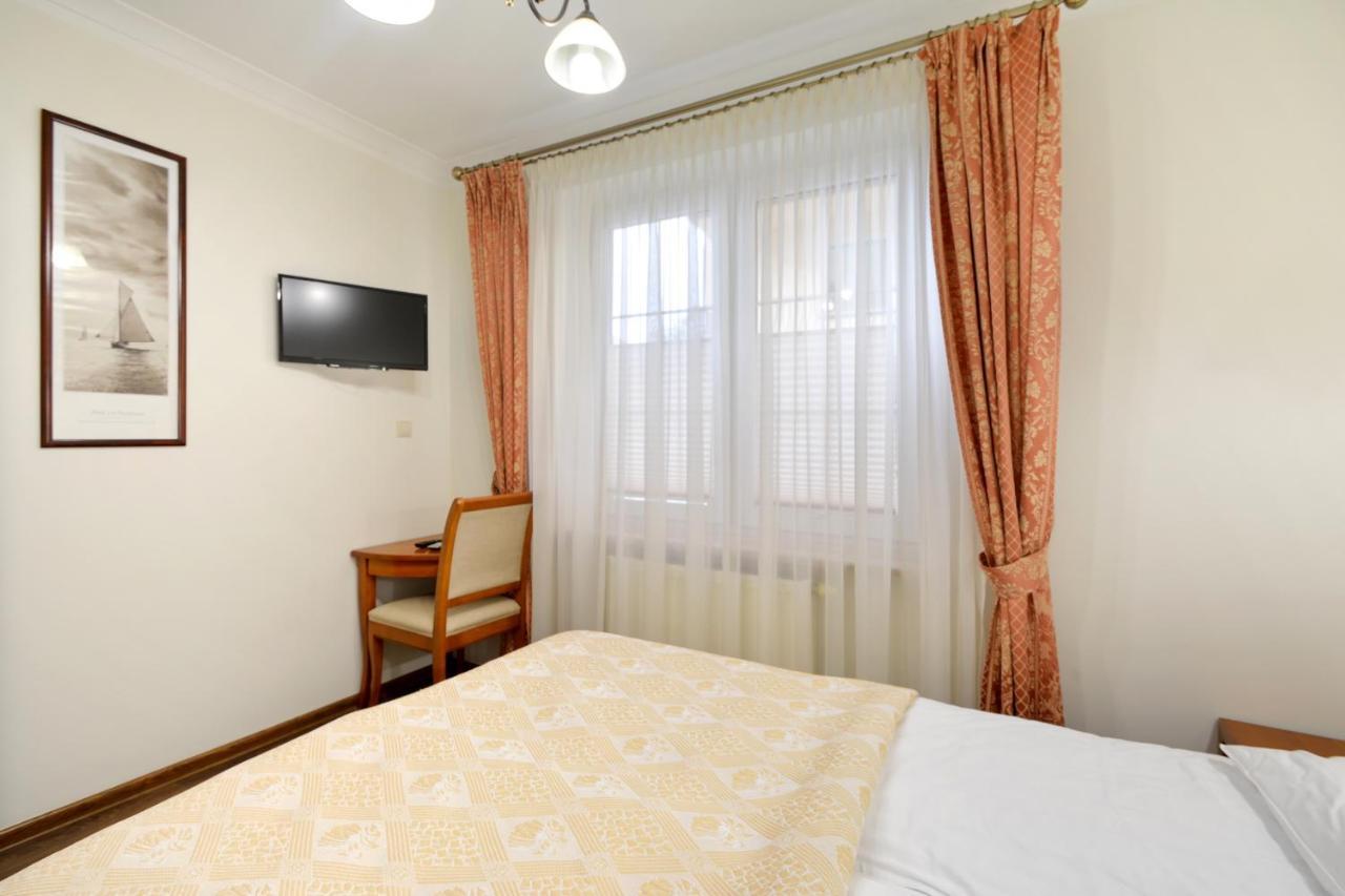 North Apartments Blue-Velvet, Parking 乌斯特卡 外观 照片